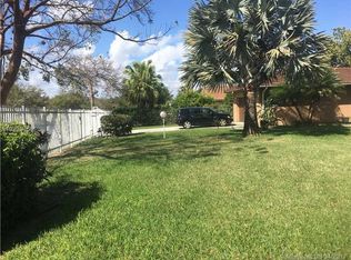 19995 SW 135th Ave, Miami, FL 33177