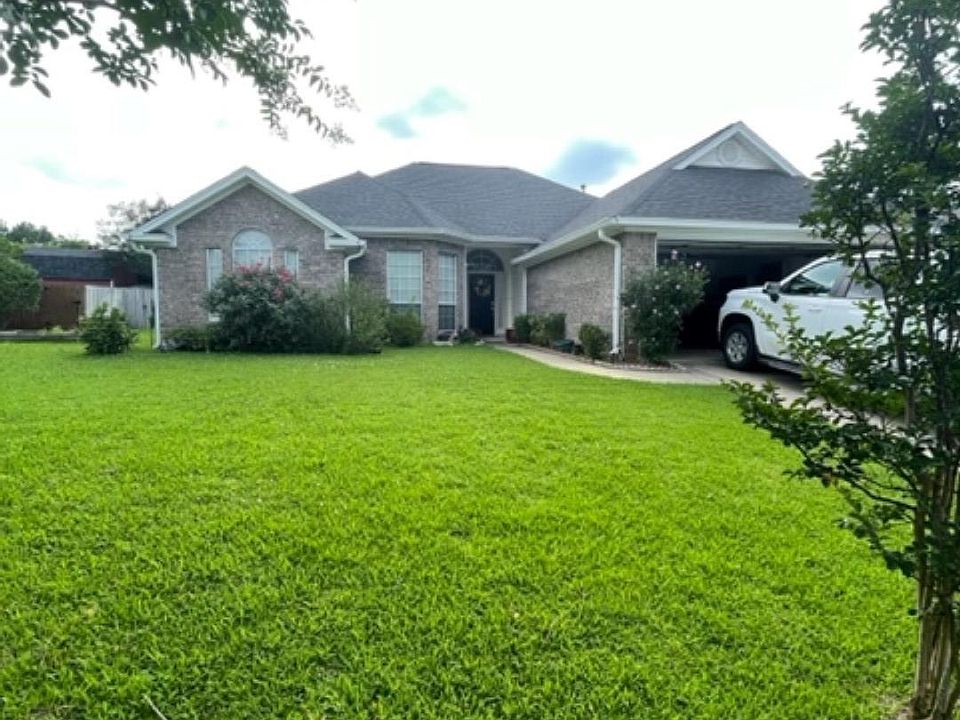1st image of 111 Steeplechase Cir