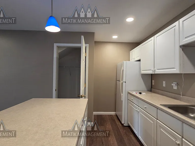 875 37th Ave NW #B — Photo 13