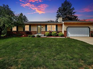 5705 Wood Valley Dr, Haslett, MI 48840