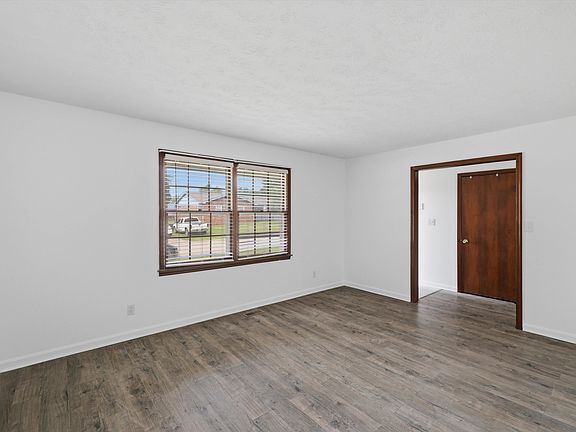 5th image of 992 Osage Dr
