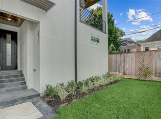 1911 Lauderdale St, Houston, TX 77030