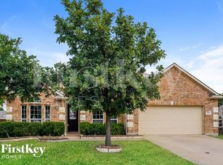 903 Christopher Dr, Cedar Hill, TX 75104