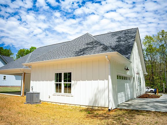 3rd image of 2588 Scurlock Rd