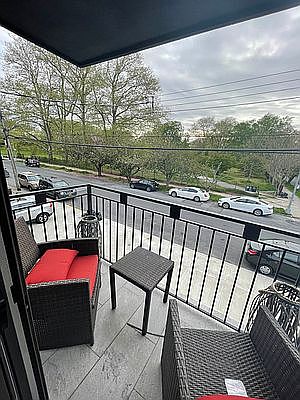 4th image of 9222 Skidmore Ave #2L