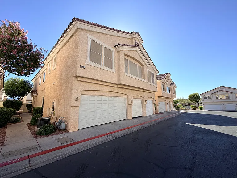 2561 Land Rush Dr — Photo 10