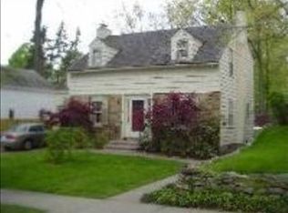 23 Lefferts St, Saratoga Springs, NY 12866