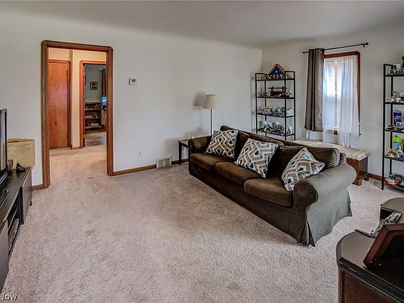 4th image of 3414 Liggett Dr