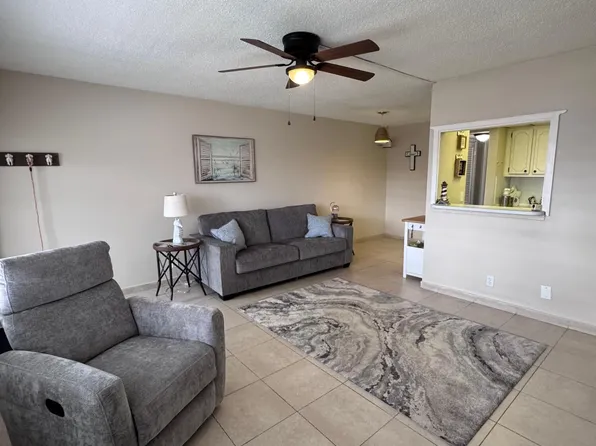 16 Sussex A #16, West Palm Beach, FL 33417