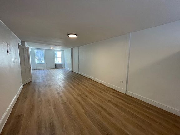 3rd image of 209 1st Ave APT 3