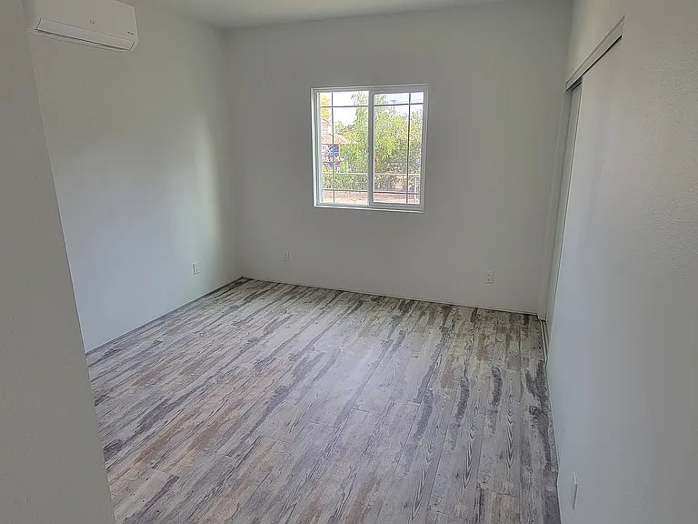 Palm Ave — Photo 4