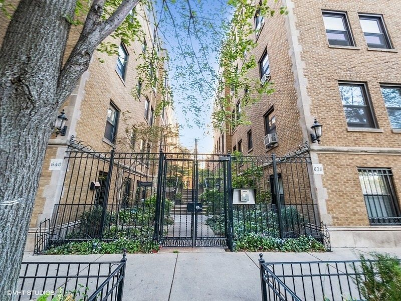 1st image of 640 W Waveland Ave APT 2B
