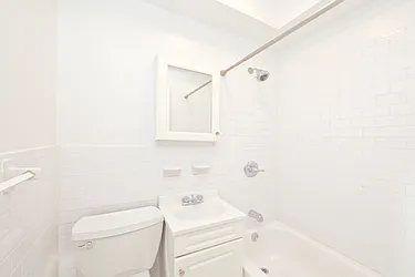 Rented by R New York