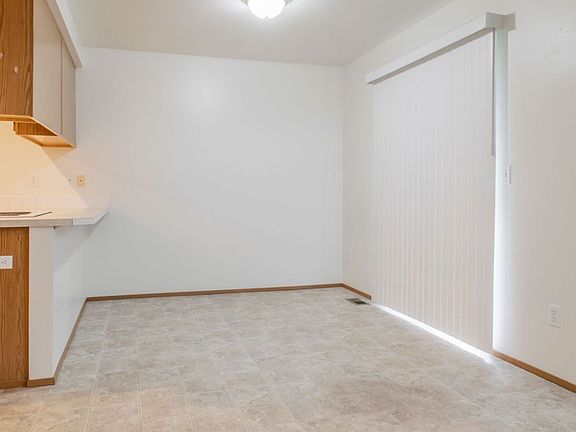 3rd image of 5324 67th Ave NE Unit B