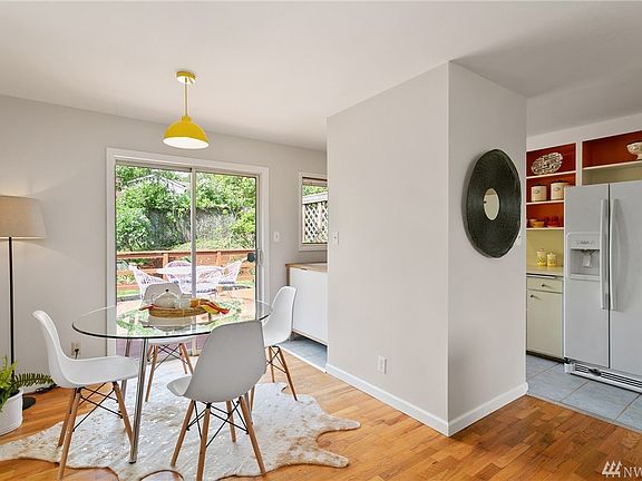 5th image of 11327 Sunnyside Ave N