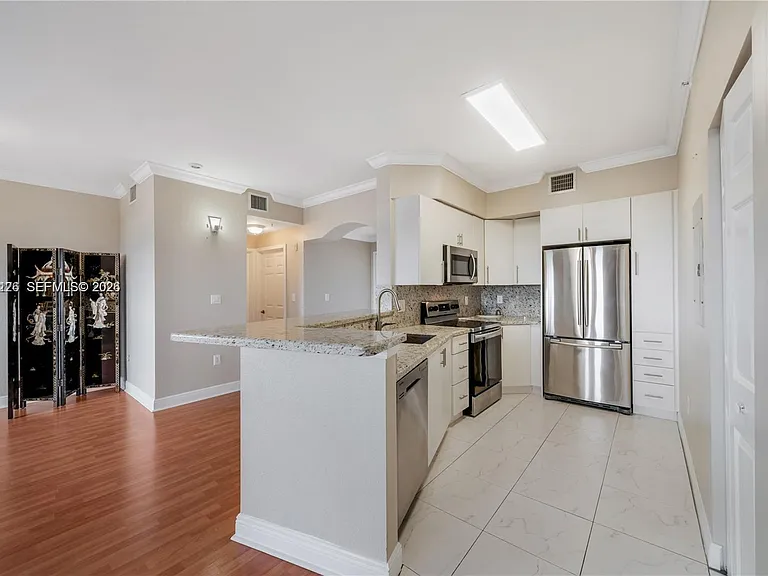 9021 SW 94th St #509 — Photo 11