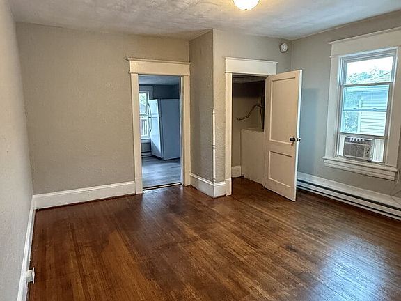 3rd image of 1802 Patterson Ave SW #C