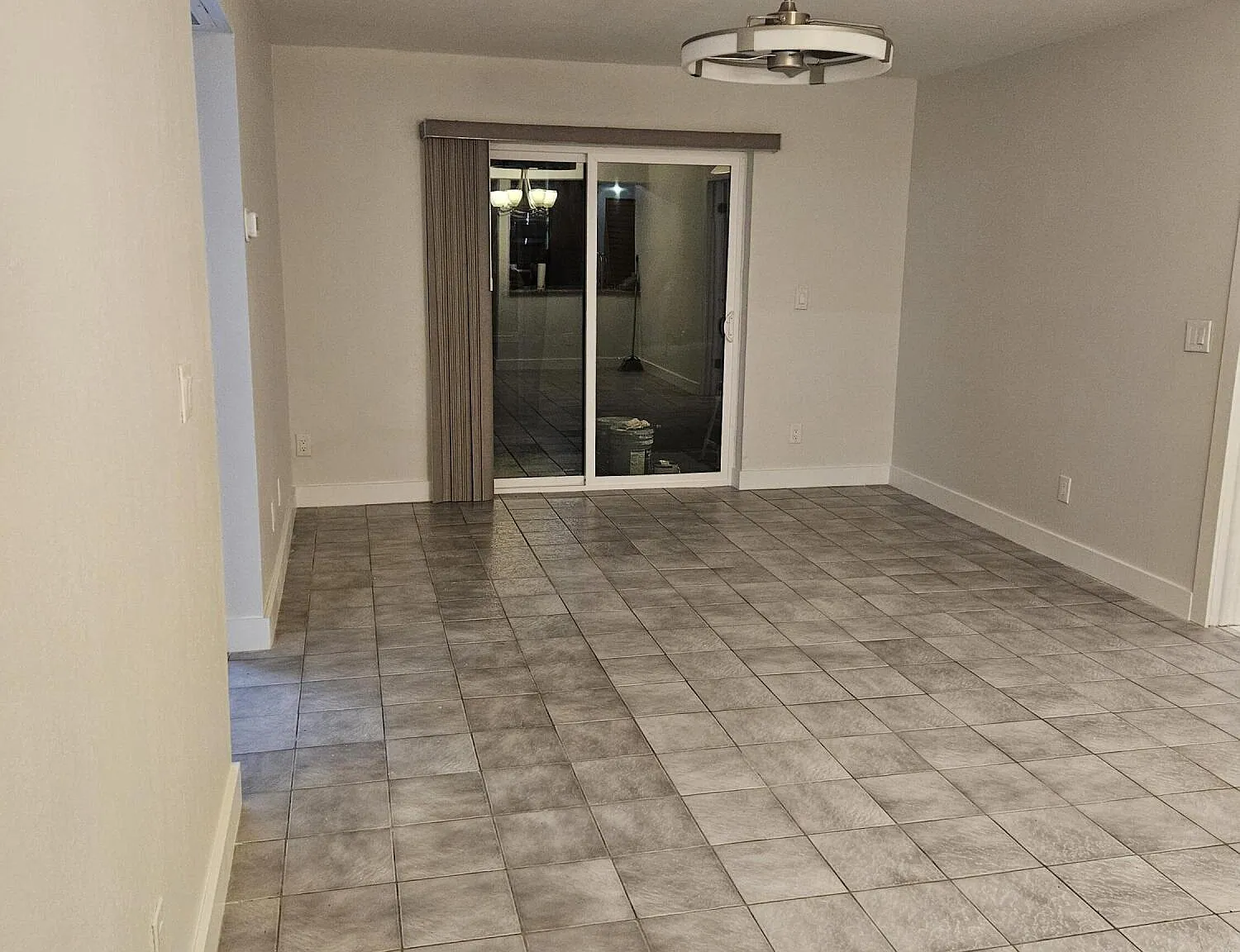 3 bed, 2.0 bath, 858 sqft, $2,500 — Photo 3