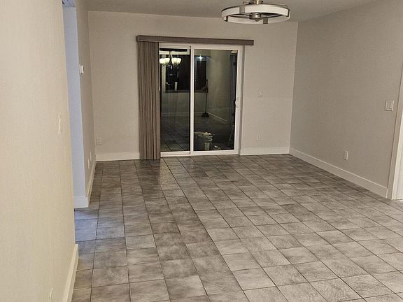 3rd image of 10035 Winding Lake Rd APT 102