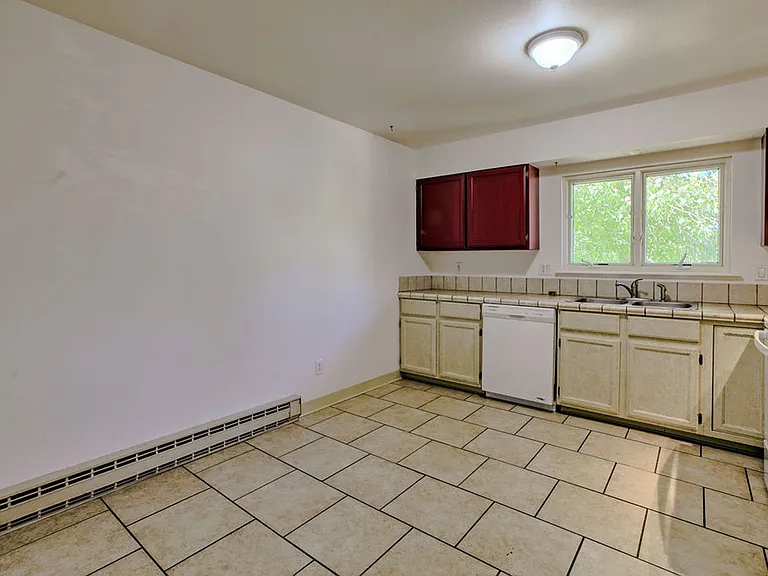 1909 McAllister Ct — Photo 12