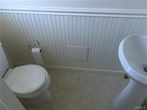 2nd image of 14 Soundview Ave APT 58