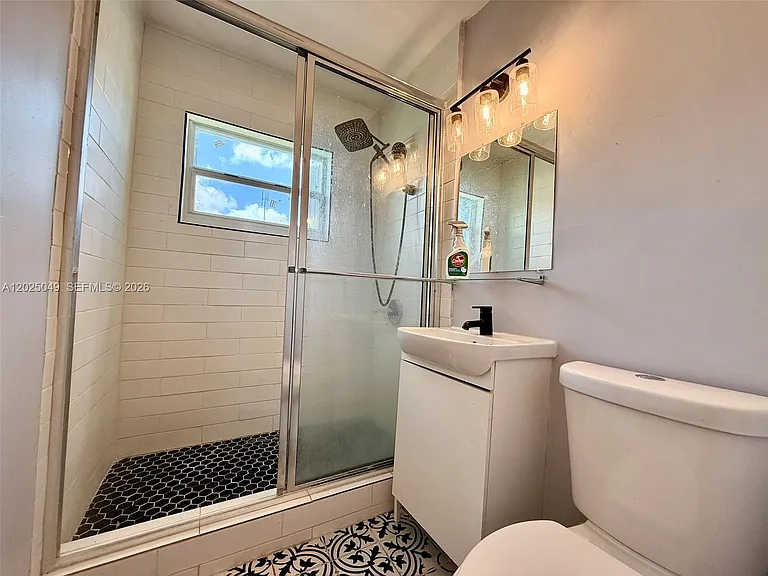 4030 SW 28th St — Photo 10