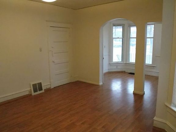 4th image of 224 N 24th St APT 2