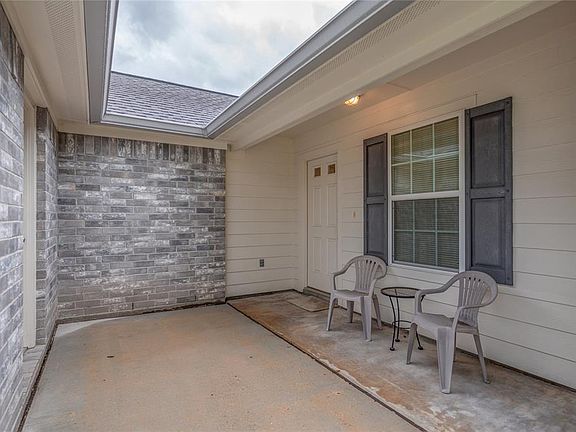 4th image of 10495 Summit Dr