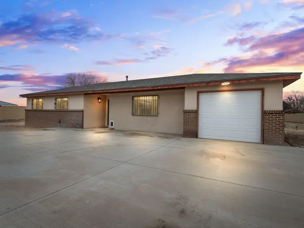 6 Yucca Dr, Los Lunas, NM 87031