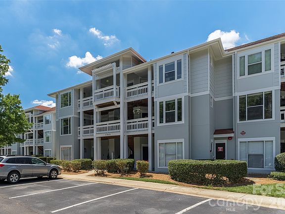 4th image of 17919 Kings Point Dr APT K