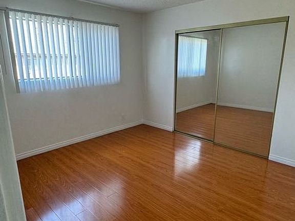 5th image of 13921 Yukon Ave #111