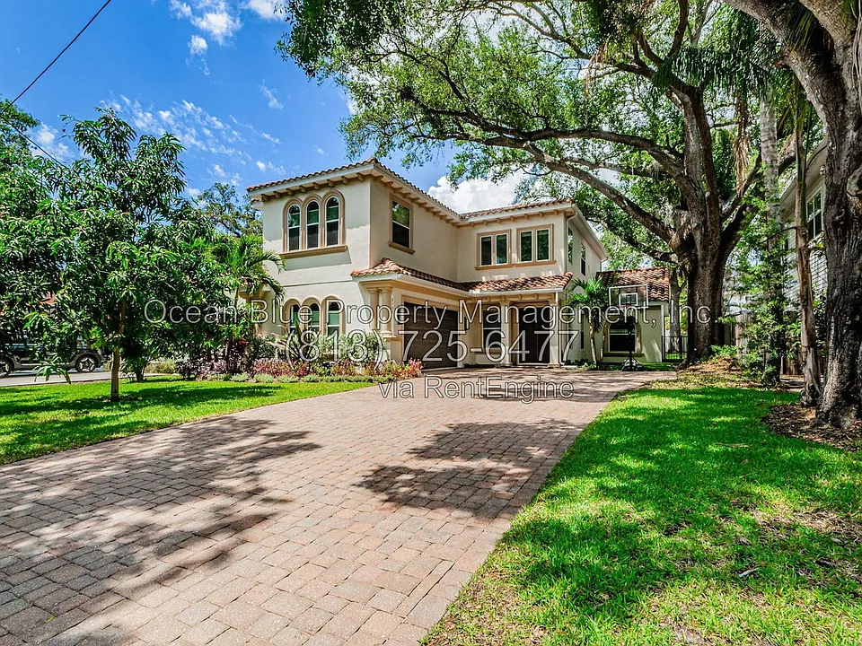 3107 W Lawn Ave