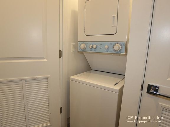 5th image of 3921 N Janssen Ave #3NTT