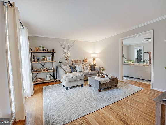5th image of 13016 Montpelier Ct