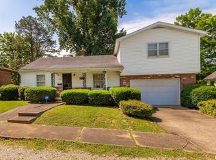909 Grant St, Eldorado, IL 62930