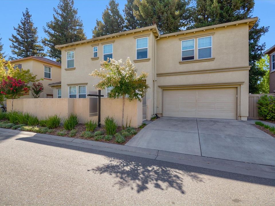 1st image of 8086 Linda Isle Ln