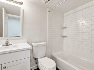 1525 Green St APT 2F, Philadelphia, PA 19130