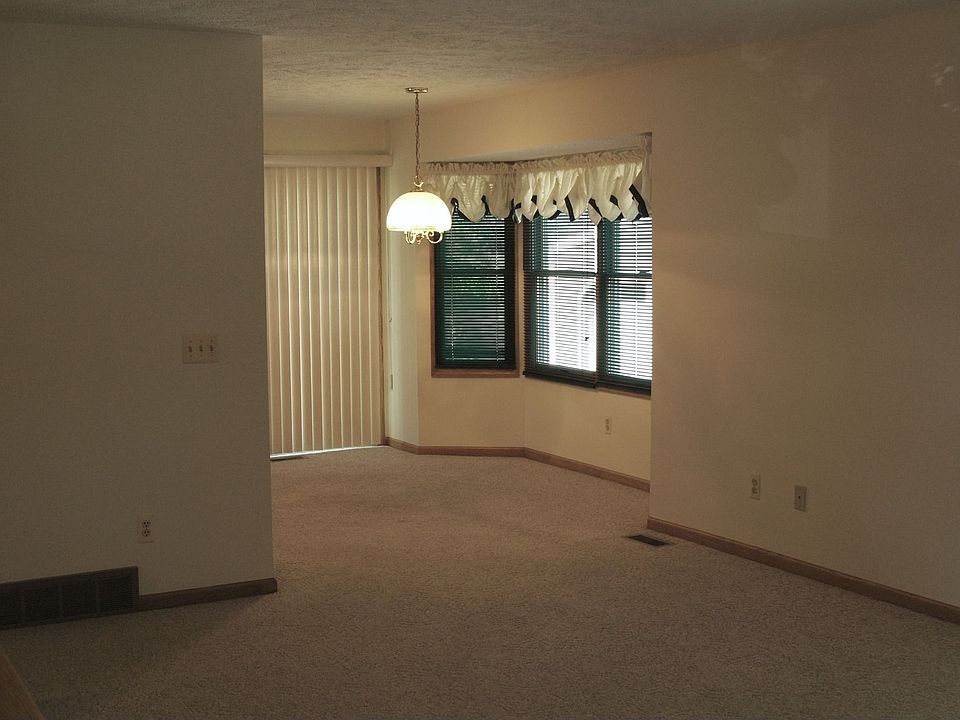 2nd image of 4031 Ivanrest Ave SW