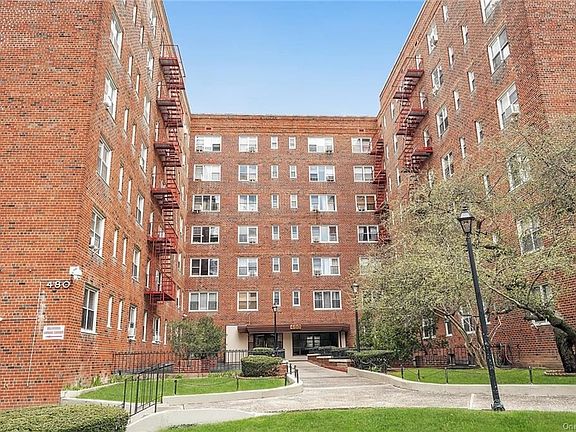 4th image of 480 Riverdale Ave APT 4K