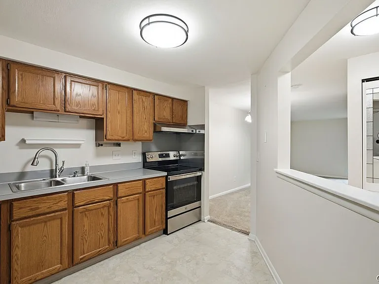 8457 Bubbling Springs Dr — Photo 9