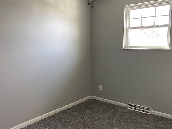 5th image of 4071-4083 Broadway #4071
