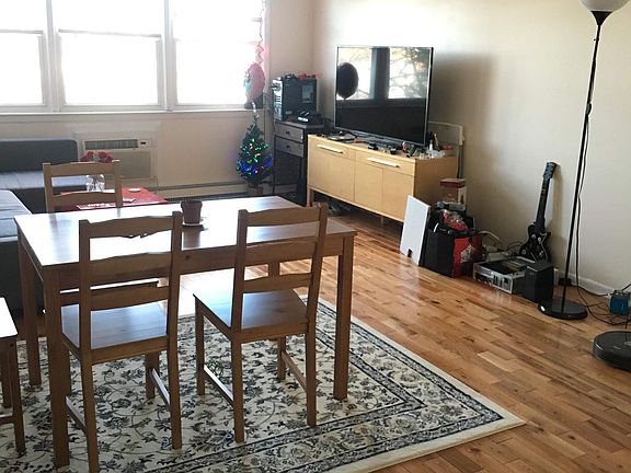 Even more hardwood floor to the right side of this photo