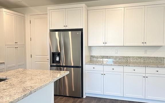 5th image of 435 Avendale Dr