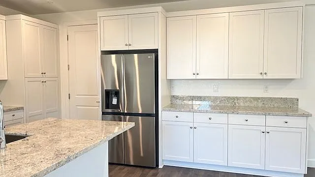 435 Avendale Dr — Photo 5