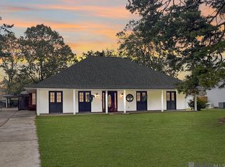 6122 Landmor Dr, Greenwell Springs, LA 70739