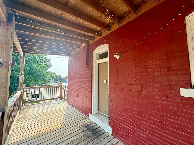 2202 Lexington Ave #A — Photo 4