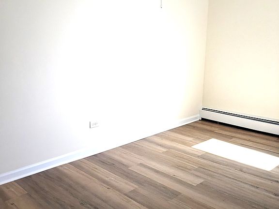 4th image of 8460 Skokie Blvd #20