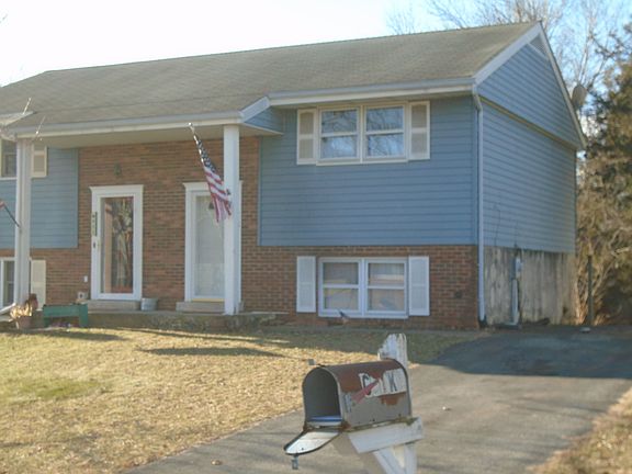 3rd image of 453 S Plum St
