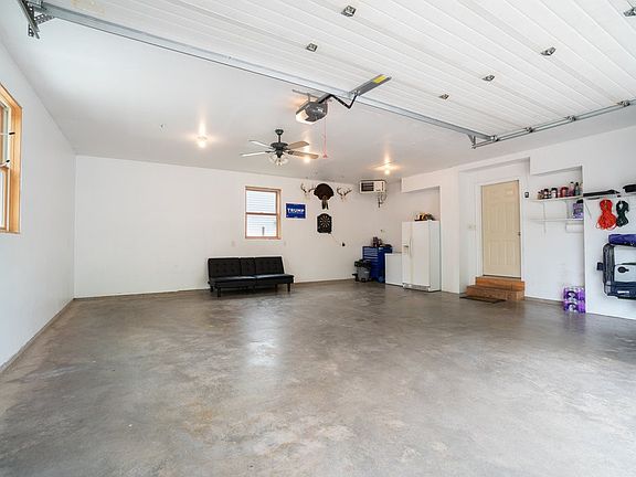 3rd image of 1015 Wilson Avenue