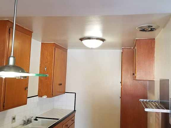 3rd image of 231 Junipero Ave APT 4